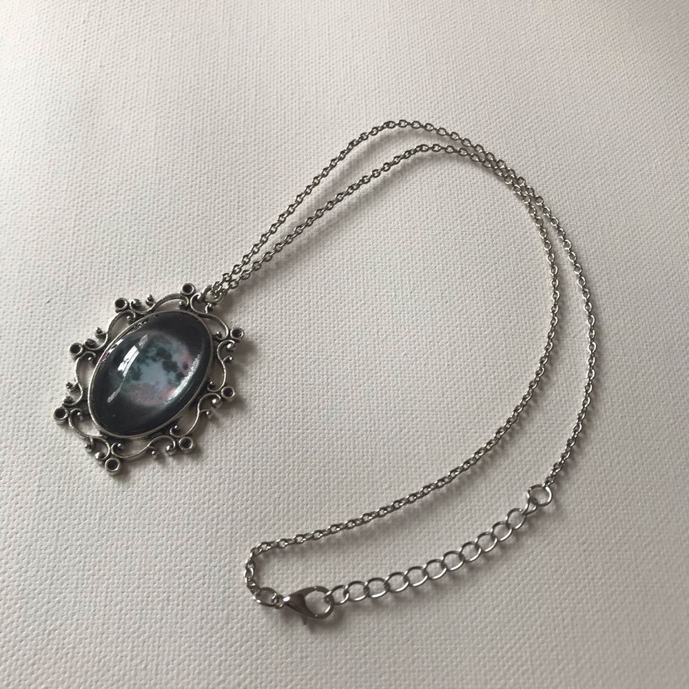 Full Moon Necklace (Antique)
